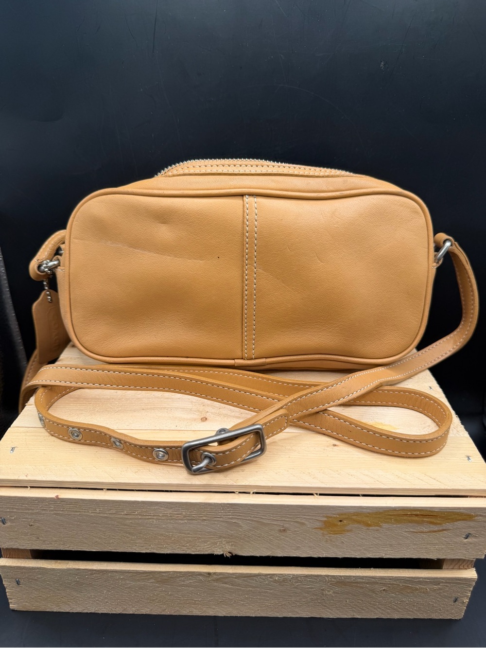 Vintage Coach M2P-9589 Tan Glove Tanned Leather Crossbody Shoulder Bag USA Era - Picture 4 of 9